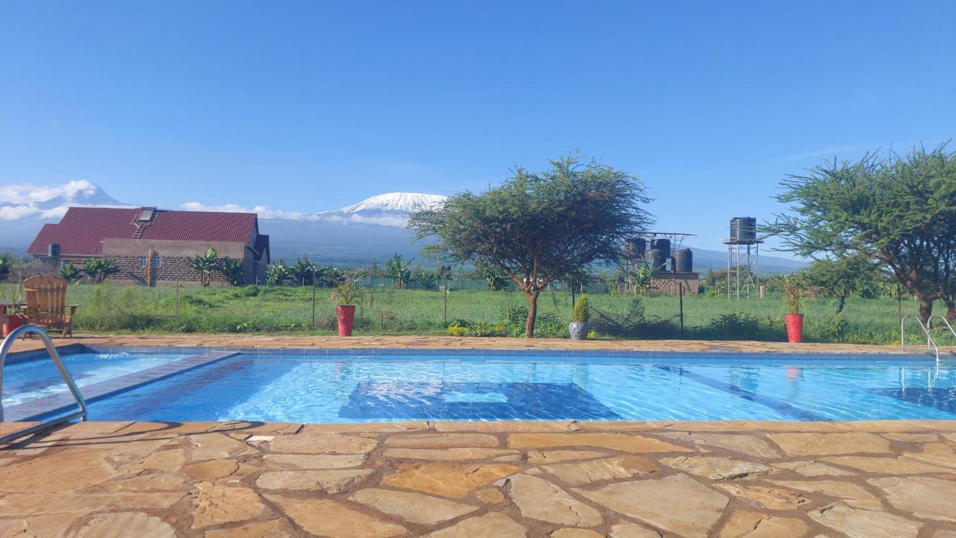 Amboseli Glass House Oloitokitok エクステリア 写真